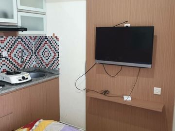 Apartemen green pramuka bulanan full furnish dan wifi ready
