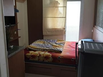 Apartemen green pramuka bulanan full furnish dan wifi ready
