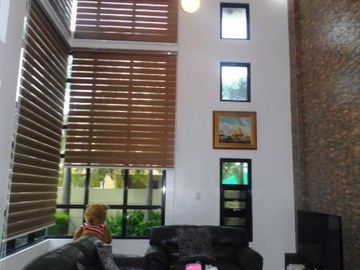 5 Bedrooms with Swimming Pool House and Lot for Sale in A.C