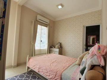 TOWN HOUSE EXCLUSIF MURAH DI CINERE DEPOK