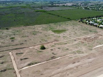 NUEVO BARRIO PILAR CHICO - LOTES EN POZO