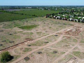 NUEVO BARRIO PILAR CHICO - LOTES EN POZO