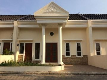 Rumah murah Desain Classic House dekat Bandara Abd Saleh