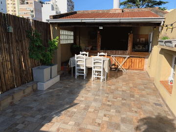 PH en Duplex en Venta en Caballito 5 ambientes 93 m2 + 2 patios, terraza con parrilla - Fray Luis Beltrán 100