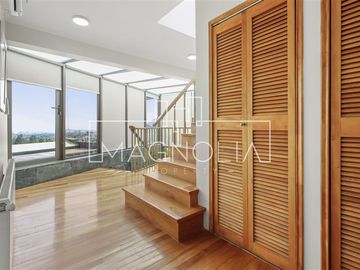 Casa en venta de 6 dorm. en Las Condes