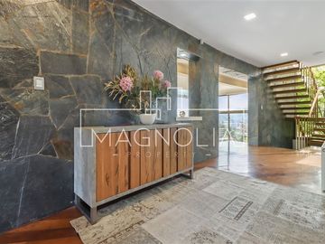 Casa en venta de 6 dorm. en Las Condes