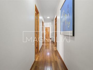 Casa en venta de 6 dorm. en Las Condes