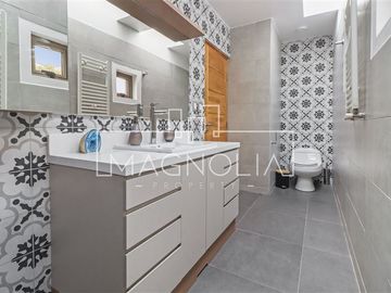 Casa en venta de 6 dorm. en Las Condes