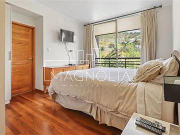 Casa en venta de 6 dorm. en Las Condes