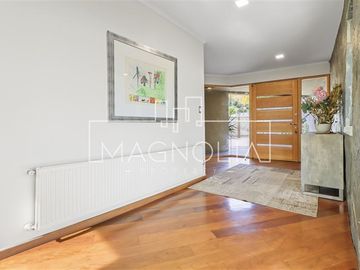 Casa en venta de 6 dorm. en Las Condes