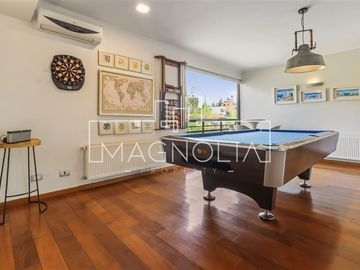 Casa en venta de 6 dorm. en Las Condes