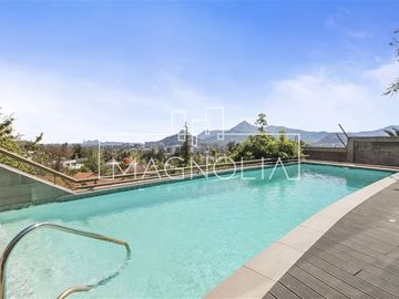 Casa en venta de 6 dorm. en Las Condes