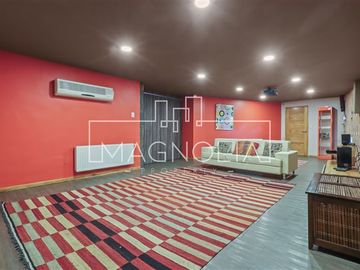 Casa en venta de 6 dorm. en Las Condes