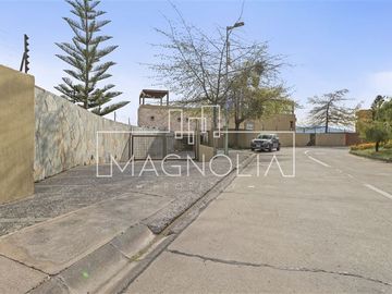 Casa en venta de 6 dorm. en Las Condes