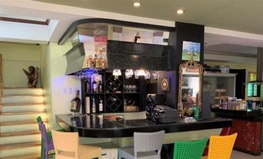 CLASSIC 3-STOREY, 5-BEDROOM HOUSE WITH BALCONIES FOR SALE IN BF PILAR SOUTHVILLE