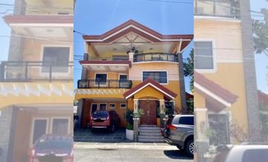 CLASSIC 3-STOREY, 5-BEDROOM HOUSE WITH BALCONIES FOR SALE IN BF PILAR SOUTHVILLE