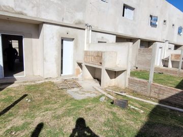 VENTA - DUPLEX 3 HAB. BARRIO CERRADO AV. ZANNI
