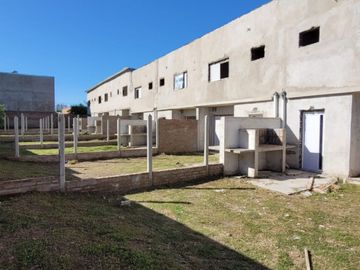 VENTA - DUPLEX 3 HAB. BARRIO CERRADO AV. ZANNI