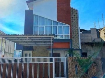 Rumah Malang dijual Murah 2 Lantai Dekat Pintu Tol | 0