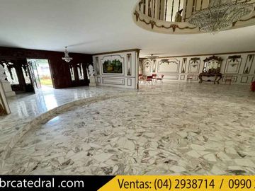 Casa de venta en Urdesa - Cerca Policentro – código:13364