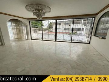 Casa de venta en Urdesa - Cerca Policentro – código:13364