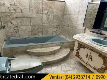 Casa de venta en Urdesa - Cerca Policentro – código:13364