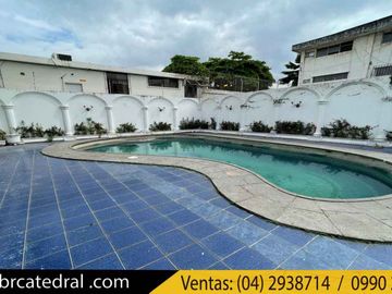 Casa de venta en Urdesa - Cerca Policentro – código:13364