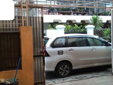 Rumah Hook Akses Mobil Belakang Hotel Harris Tebet