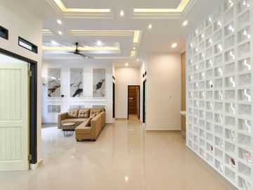 Rumah SHM Bebas Banjir 15 menit ke Plaza Metropolitan Siap KPR J-49378