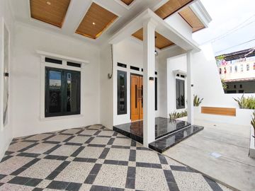 Rumah SHM Bebas Banjir 15 menit ke Plaza Metropolitan Siap KPR J-49378