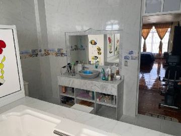 Tepotzotlan Casa en Venta Con 3locales y 3departamentos independientes