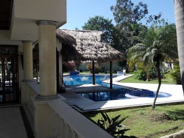 ESPECTACULAR MANSIÓN  EN VENTA EN SAN ISIDRO MAZATEPEC