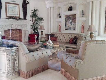 ESPECTACULAR MANSIÓN  EN VENTA EN SAN ISIDRO MAZATEPEC