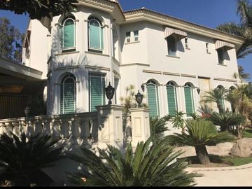 ESPECTACULAR MANSIÓN  EN VENTA EN SAN ISIDRO MAZATEPEC