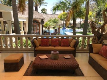 ESPECTACULAR MANSIÓN  EN VENTA EN SAN ISIDRO MAZATEPEC