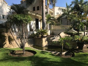 ESPECTACULAR MANSIÓN  EN VENTA EN SAN ISIDRO MAZATEPEC