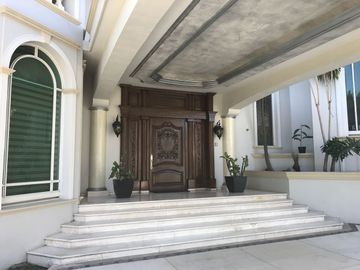 ESPECTACULAR MANSIÓN  EN VENTA EN SAN ISIDRO MAZATEPEC