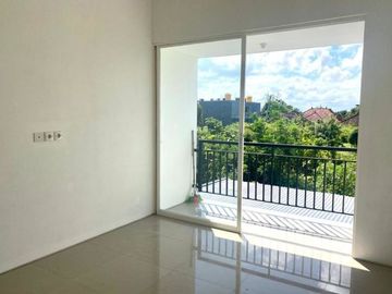 MILIKI SEGERA RUMAH CANTIK SIAP HUNI LOKASI STRATEGIS DI JIMBARAN