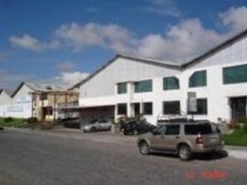 Excelente Bodega 1.296 m² Terreno, 783 m² Bodega, 132 m² Oficina en Ambato