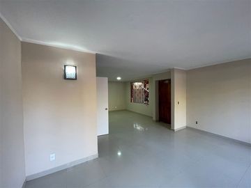 Villa Maestranza, Casa de dos pisos, 3 dorm. 3 baños, San Bd