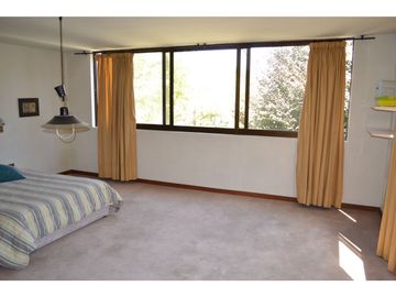 Casa en Venta / 450 m2 construido / 1.400 m2 Terreno / Metro Los Dominicos