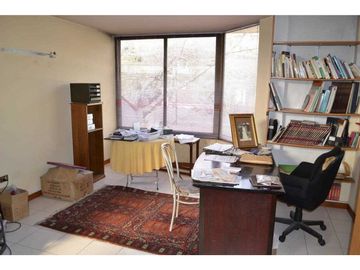 Casa en Venta / 450 m2 construido / 1.400 m2 Terreno / Metro Los Dominicos