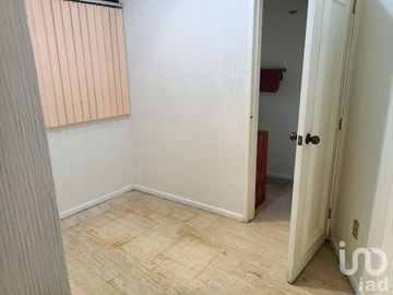 CONSULTORIO EN VENTA, REGIMEN EN CONDOMINIO A 1/2 CUADRA INSURGENTES NTE., CDMX.