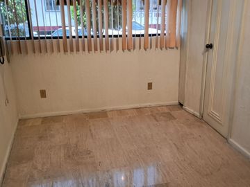 CONSULTORIO EN VENTA, REGIMEN EN CONDOMINIO A 1/2 CUADRA INSURGENTES NTE., CDMX.
