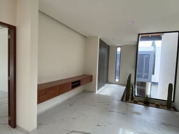 Estrene en privada de 4 casas