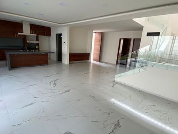 Estrene en privada de 4 casas