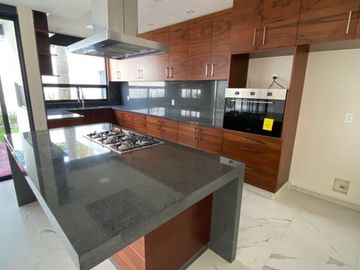 Estrene en privada de 4 casas