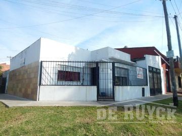 Casa PH en Venta en Ezpeleta Oeste