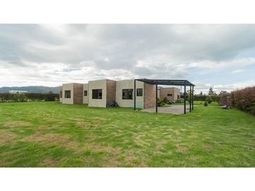 CASA CAMPESTRE CONTEMPORNEA Y MODERNA / TENJO CUNDINAMARCA
