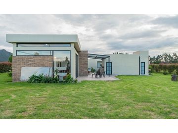 CASA CAMPESTRE CONTEMPORNEA Y MODERNA / TENJO CUNDINAMARCA